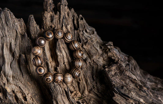 Buddhist Monk Bracelet Meaning - An Act of Blessing | Why Do Monks Give Bracelets?