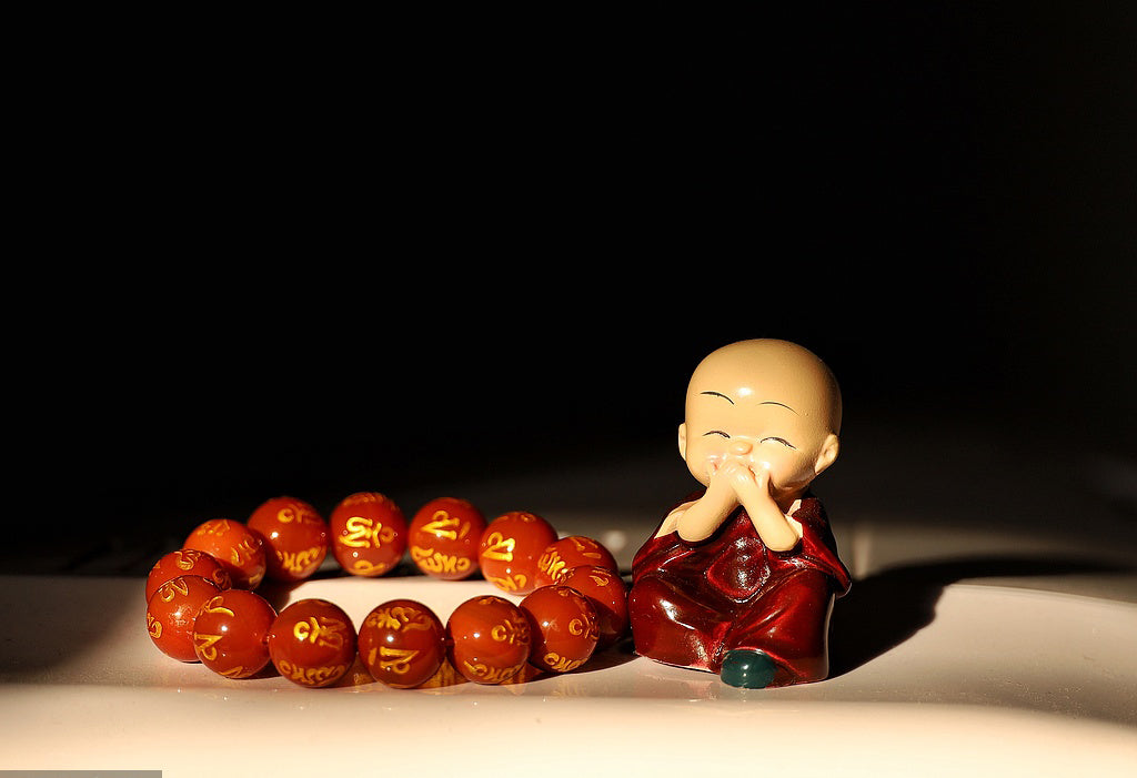 Buddhist Monk Bracelet Meaning - An Act of Blessing | Why Do Monks Give Bracelets?