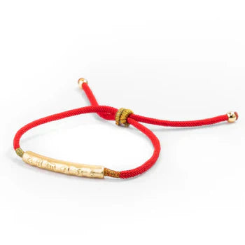 Red Bracelet: Meaning & Benefits of Wearing a Red String