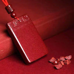 古代の辰砂の平和とトラブルのペンダント