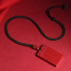 古代の辰砂の平和とトラブルのペンダント