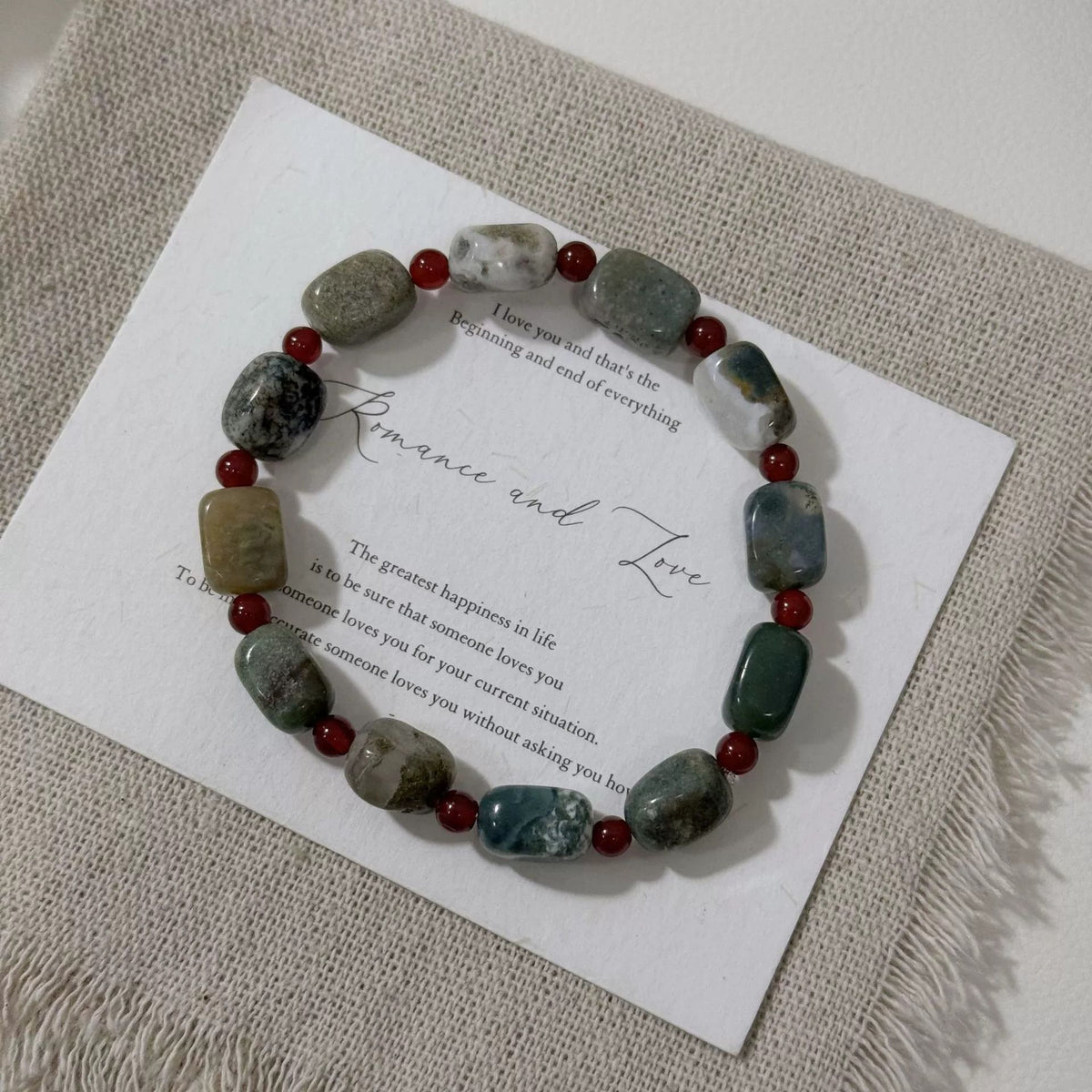 グリーン - レッドラブノットブレスレット、あなたの愛を護衛します