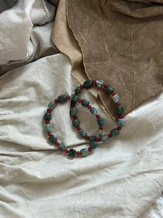 Green - Red Love Knot Bracelets 、 escort your love