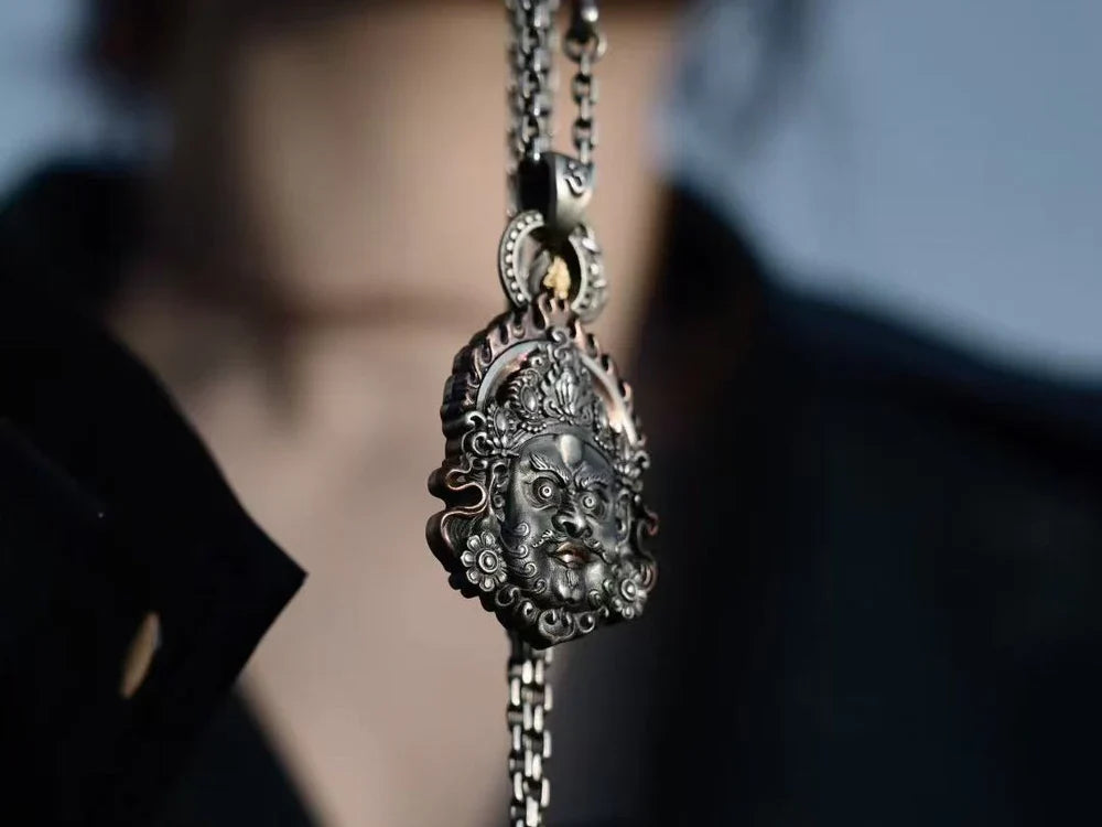 How Guardian-Buddha Pendants Are Used in Modern Daily Practice (Non-religious Friendly)